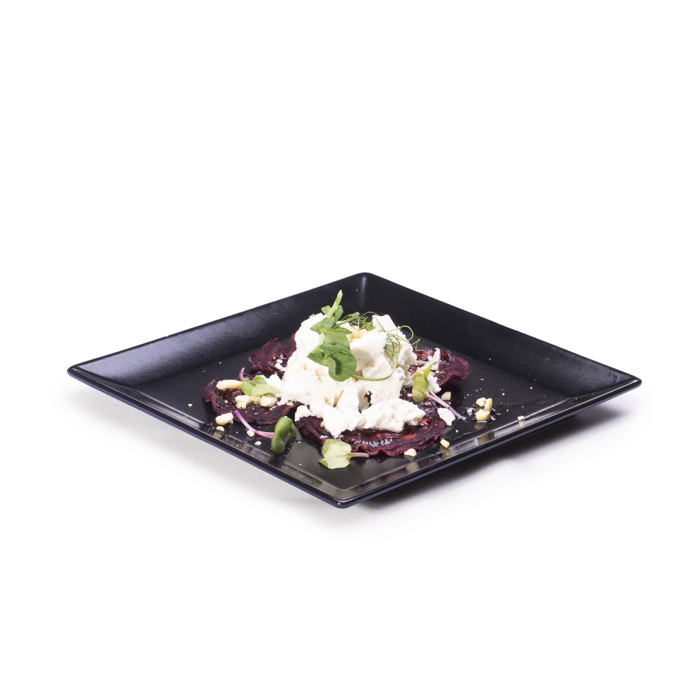 120g Marinovaná repa, kozí syr, piniové oriešky